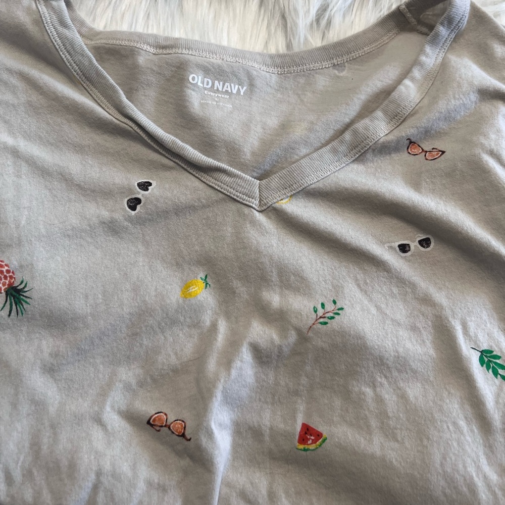 Old Navy Tee Shirt